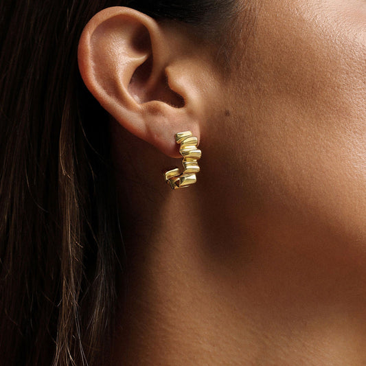 Golden Wave Hoop Earrings 2