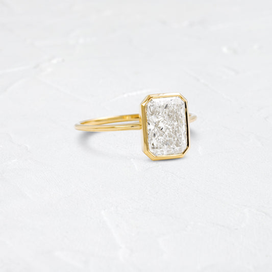 Solitaire-Oval Lab Grown Diamond Engagement Ring