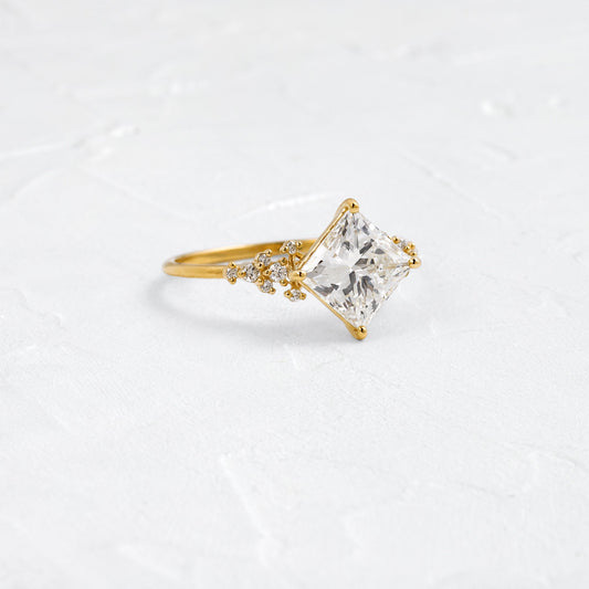 Solitaire-Oval Lab Grown Diamond Engagement Ring