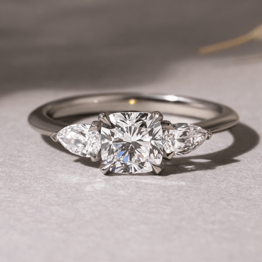 Solitaire-Oval Lab Grown Diamond Engagement Ring
