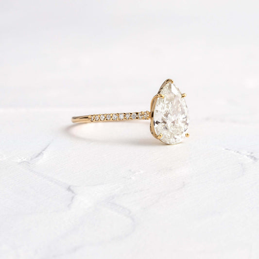Solitaire-Oval Lab Grown Diamond Engagement Ring