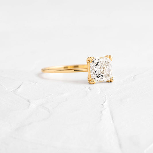Solitaire-Oval Lab Grown Diamond Engagement Ring