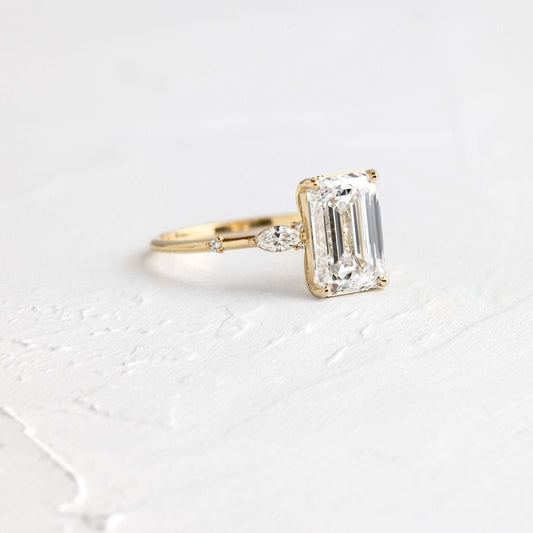 Solitaire-Oval Lab Grown Diamond Engagement Ring