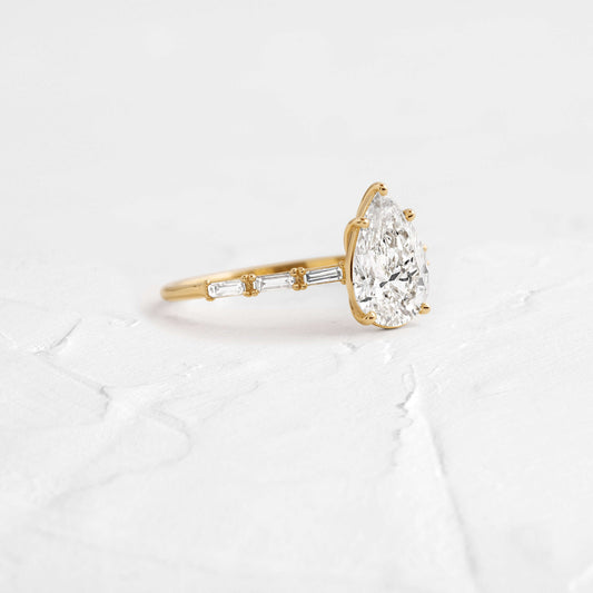Solitaire-Oval Lab Grown Diamond Engagement Ring