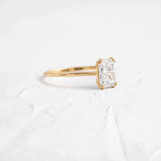 Solitaire-Oval Lab Grown Diamond Engagement Ring