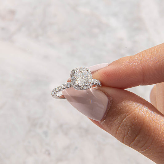 Solitaire-Oval Lab Grown Diamond Engagement Ring