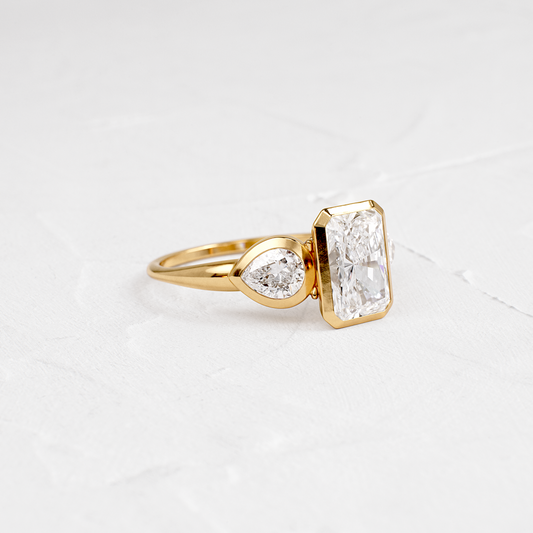 Solitaire-Oval Lab Grown Diamond Engagement Ring