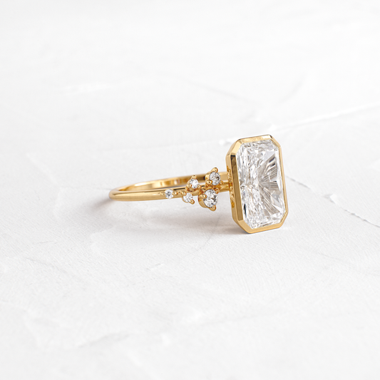 Solitaire-Oval Lab Grown Diamond Engagement Ring