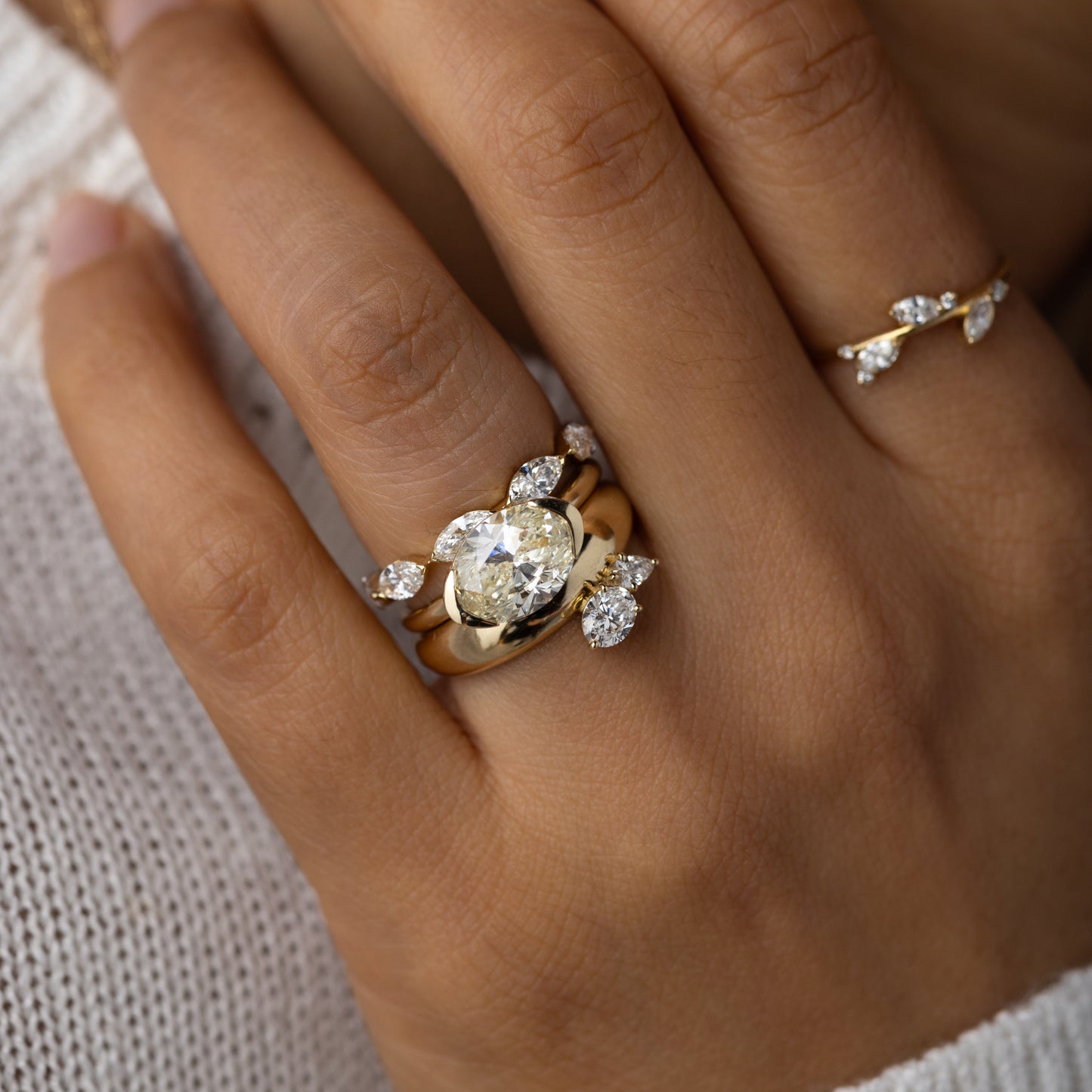 Solitaire-Oval Lab Grown Diamond Engagement Ring