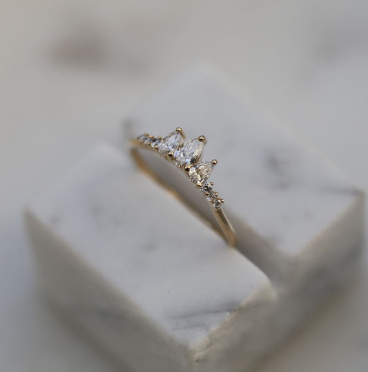 Eternal Splendor: 0.43 TCW Pear & Round Lab-Grown Diamond Wedding Band 1