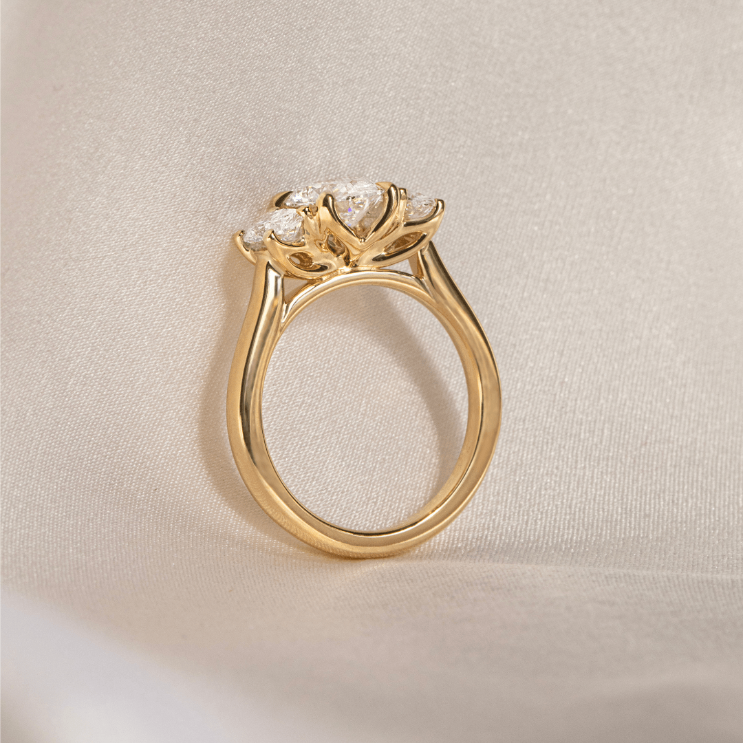 Solitaire-Oval Lab Grown Diamond Engagement Ring