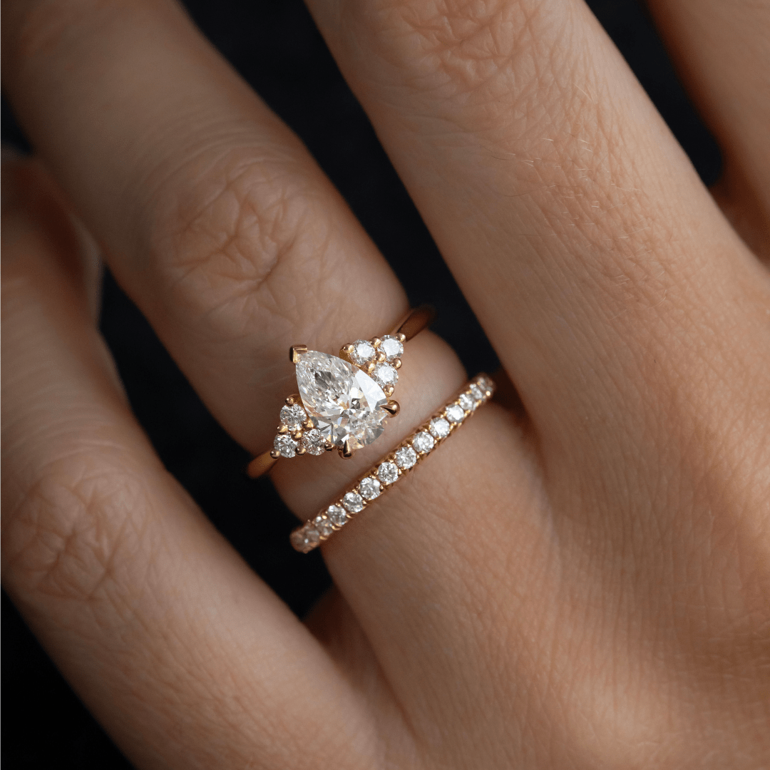 Solitaire-Oval Lab Grown Diamond Engagement Ring