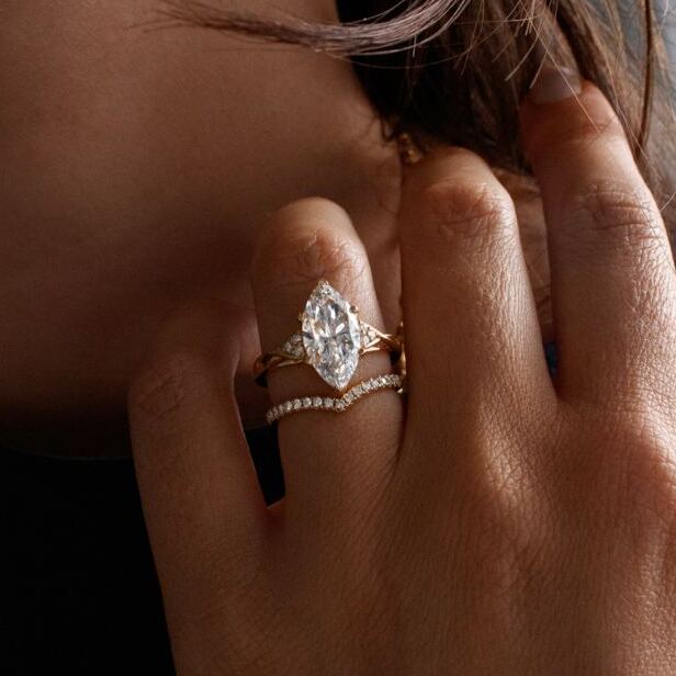 Solitaire-Oval Lab Grown Diamond Engagement Ring