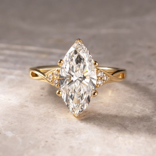 Solitaire-Oval Lab Grown Diamond Engagement Ring