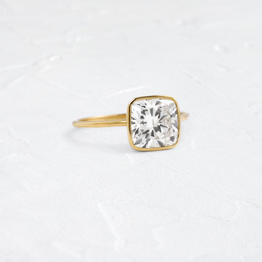 Solitaire-Oval Lab Grown Diamond Engagement Ring