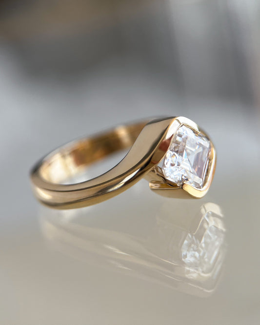Solitaire-Oval Lab Grown Diamond Engagement Ring