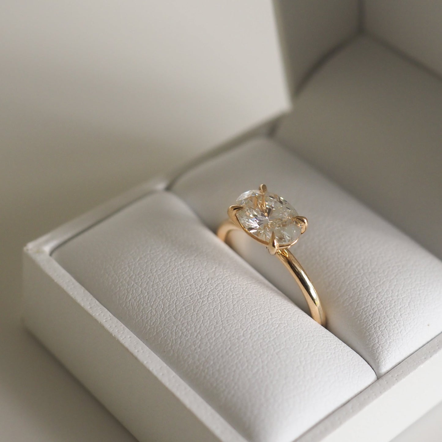 1.0CT Oval Lab Grown Diamond East-West Solitaire Engagement Ring 4