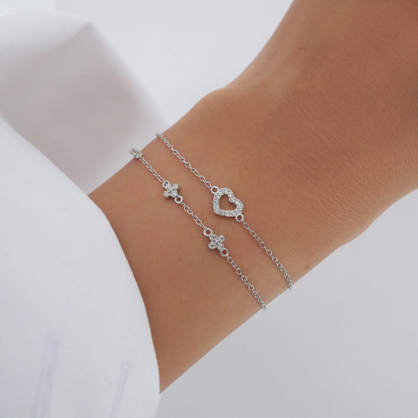 Heart's Delight: 0.1 TCW Round Lab-Grown Diamond Bracelet 10