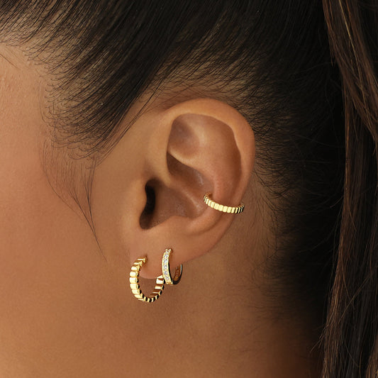 Elegant Textured Gold Hoop Earrings 2