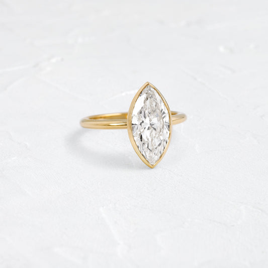 Solitaire-Oval Lab Grown Diamond Engagement Ring