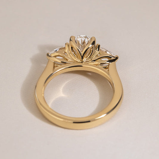 Solitaire-Oval Lab Grown Diamond Engagement Ring