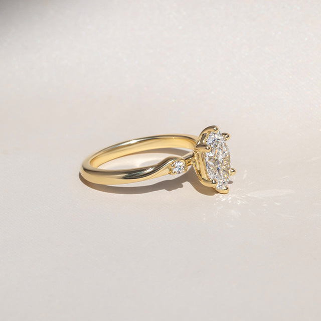 Solitaire-Oval Lab Grown Diamond Engagement Ring