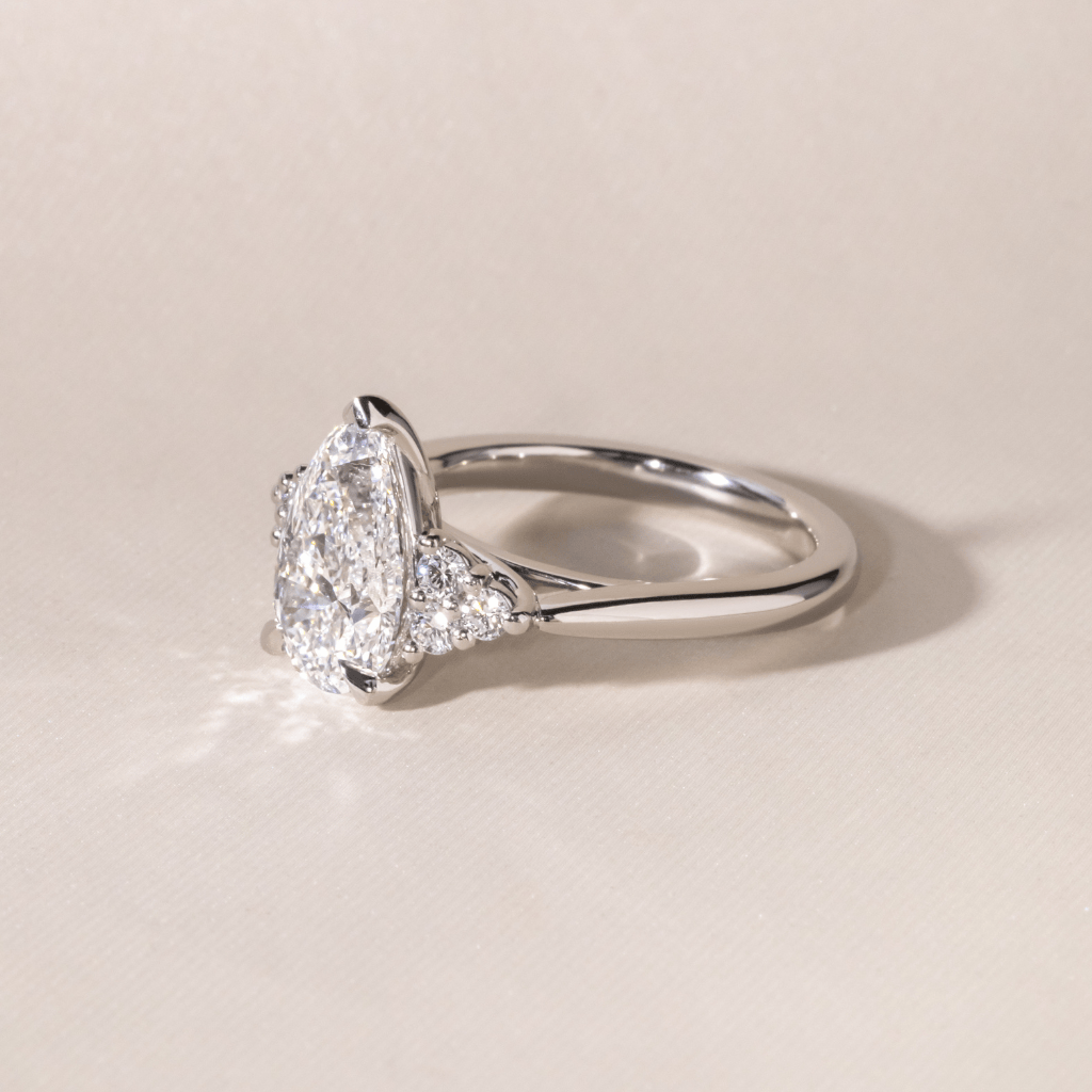 Solitaire-Oval Lab Grown Diamond Engagement Ring