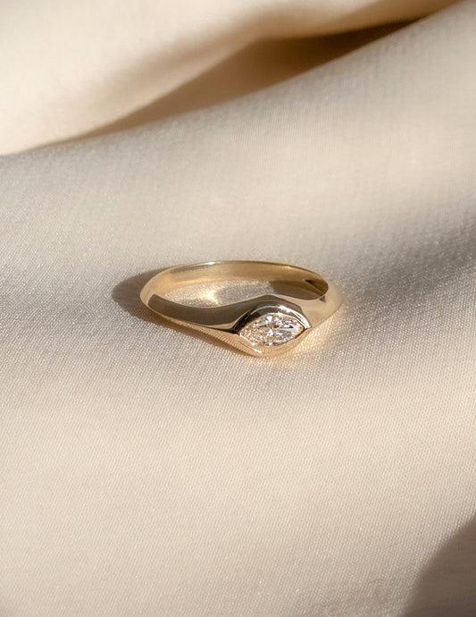 Solitaire-Oval Lab Grown Diamond Engagement Ring