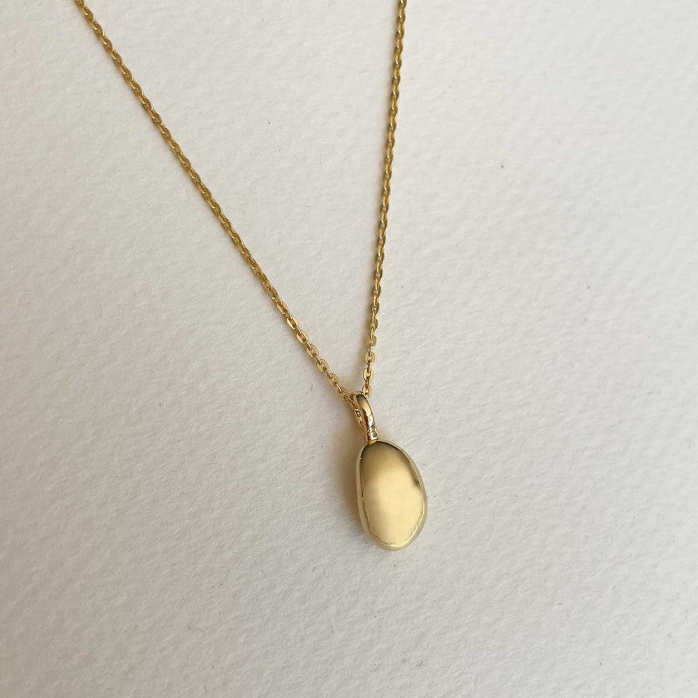 Elegant Golden Teardrop Necklace 4