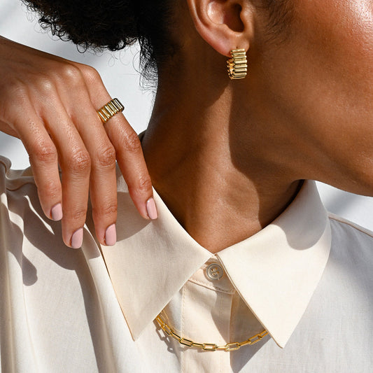 Golden Elegance Ribbed Hoop Earrings 2