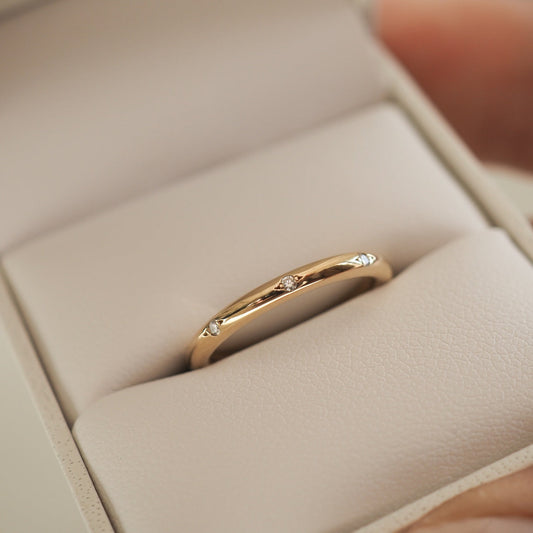0.50 TCW Round Lab Grown Diamond Flush Set Wedding Band – Timeless Elegance 1
