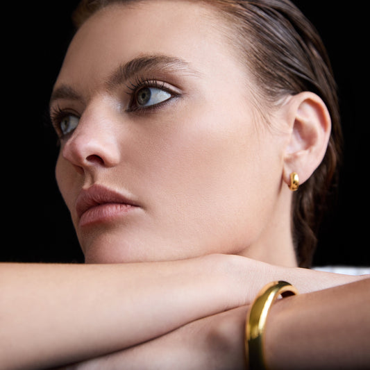 Elegant Gold Chunky Hoop Earrings 2
