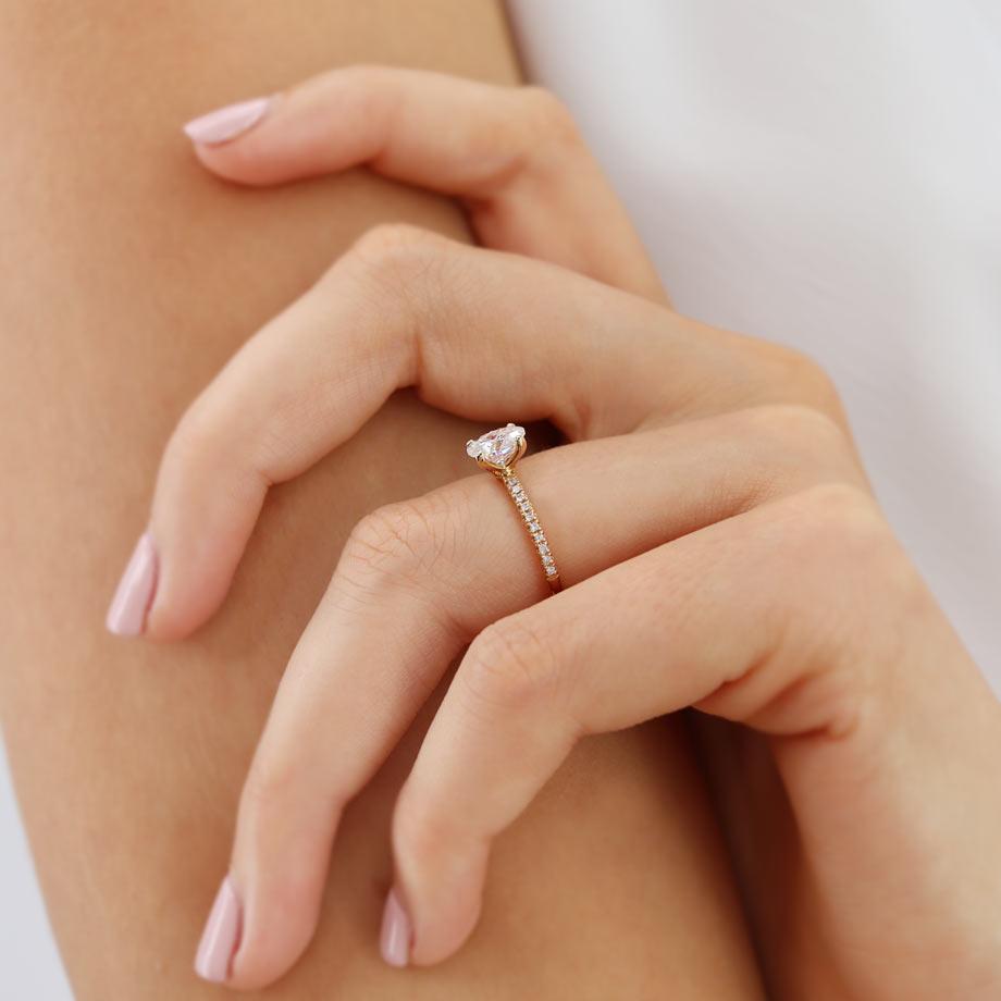 Elegant 0.90 CT Oval Lab Grown Diamond Pave Engagement Ring 6