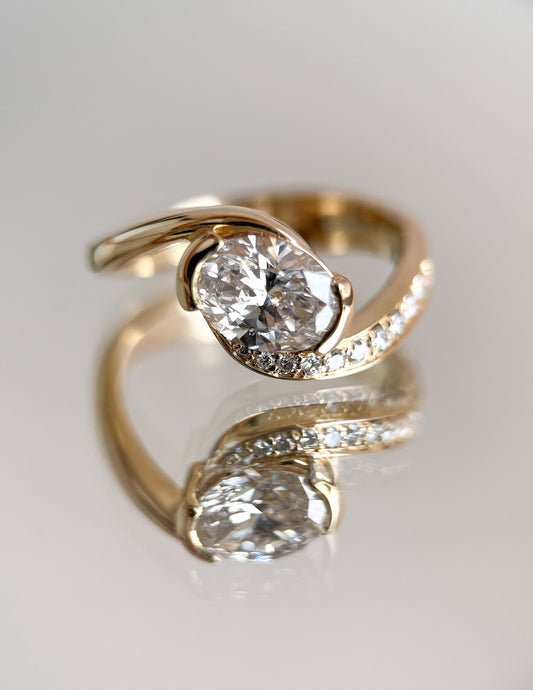 Solitaire-Oval Lab Grown Diamond Engagement Ring