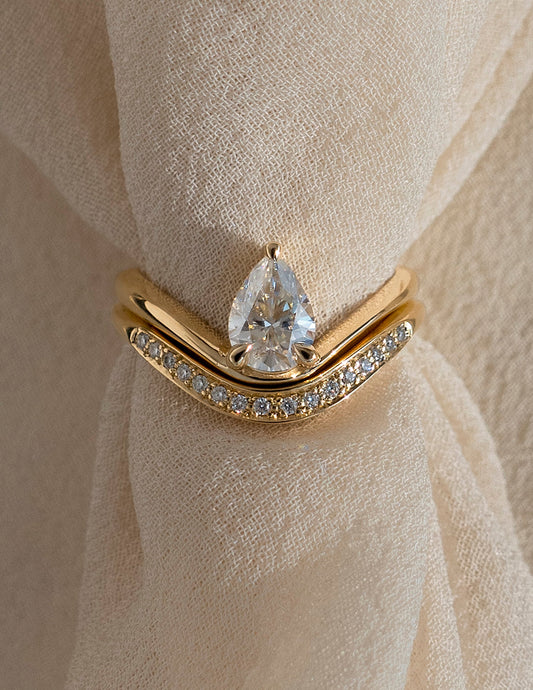 Solitaire Rapture & Pave Band- Oval Lab Grown Diamond Bridal Set