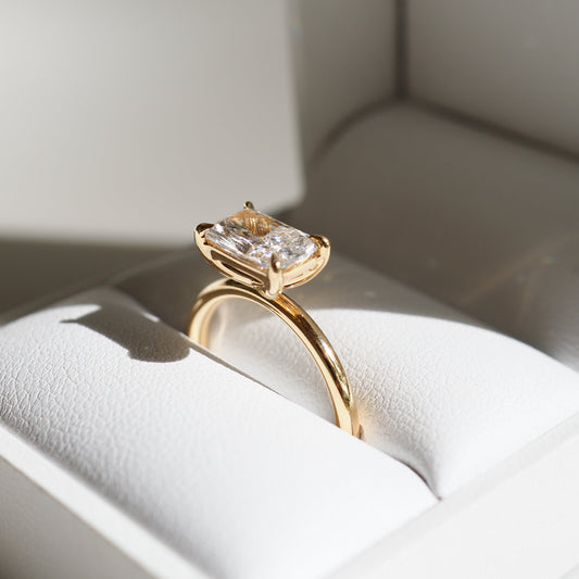 Solitaire-Oval Lab Grown Diamond Engagement Ring