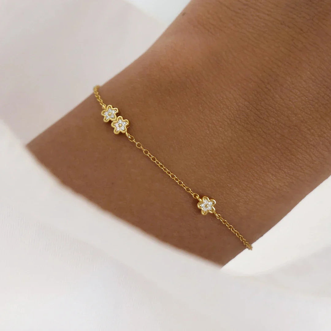 Elegant 0.06 TCW Round Lab Grown Diamond Floral Bracelet 9