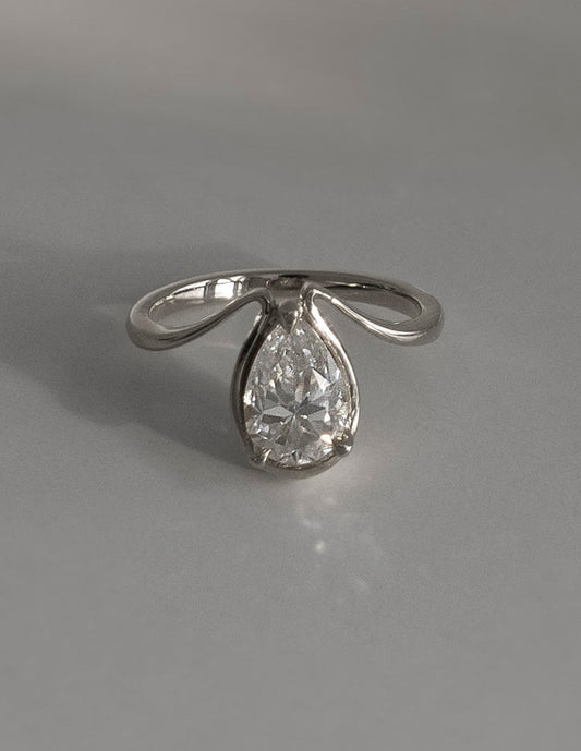 Solitaire-Oval Lab Grown Diamond Engagement Ring