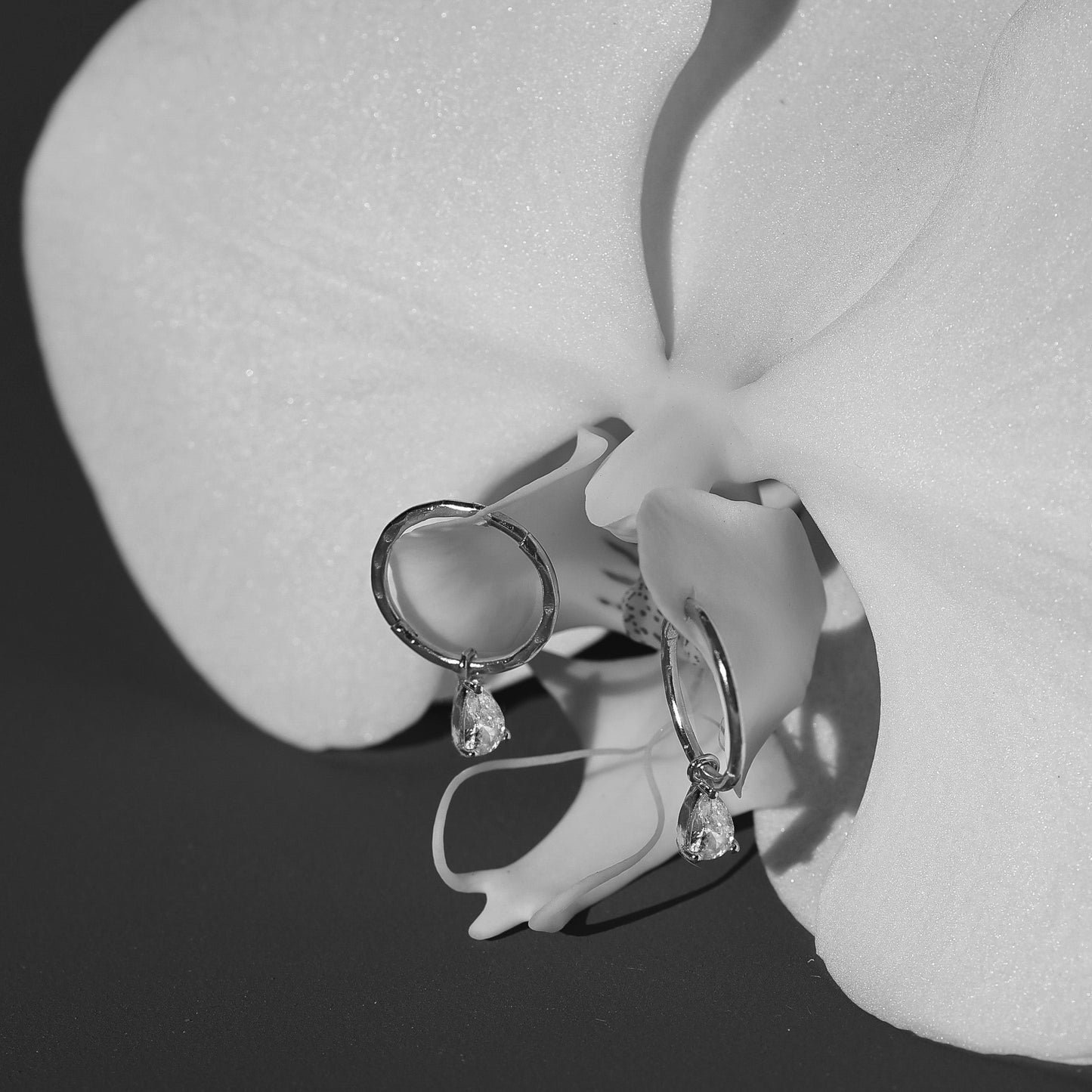 Elegant 0.03 TCW Pear Lab-Grown Diamond Drop Earrings 12