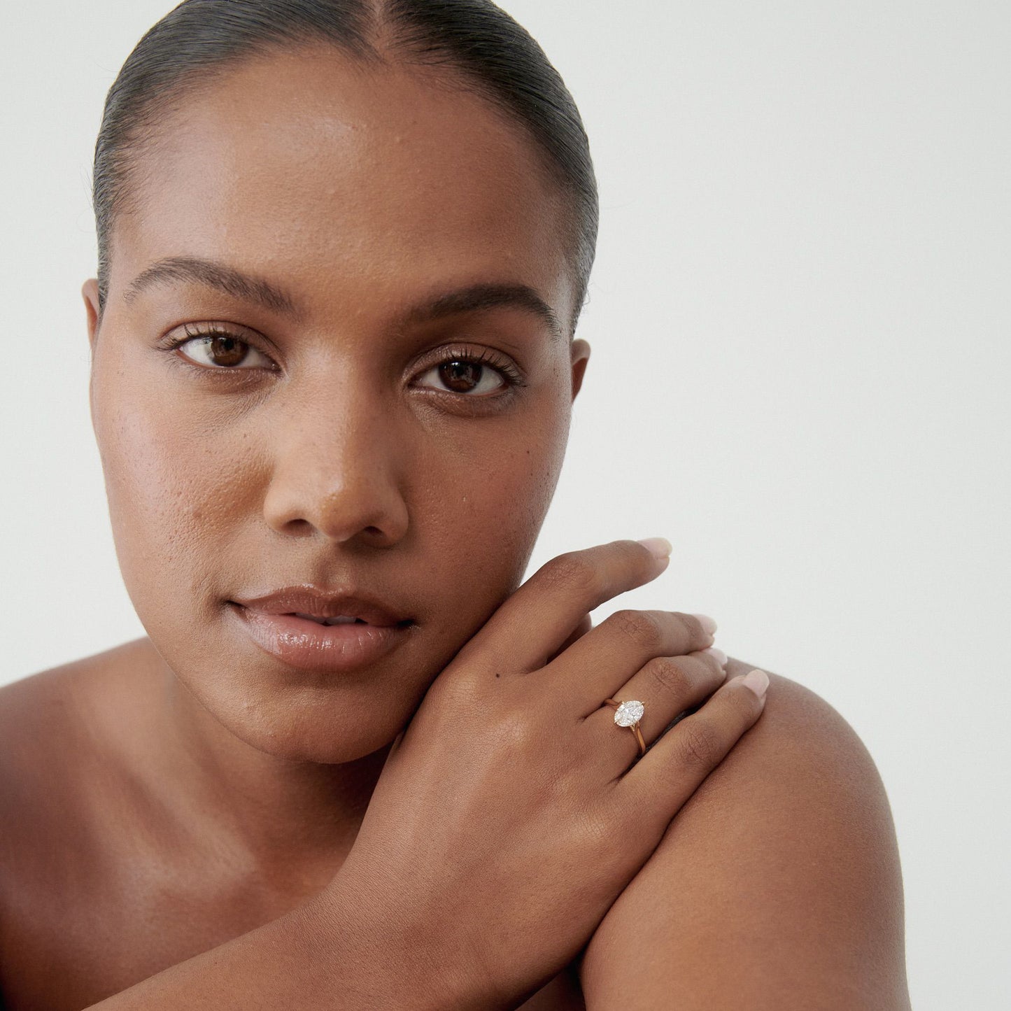 Stunning 2.0 CT Oval Moissanite Engagement Ring with Solitaire Design 5