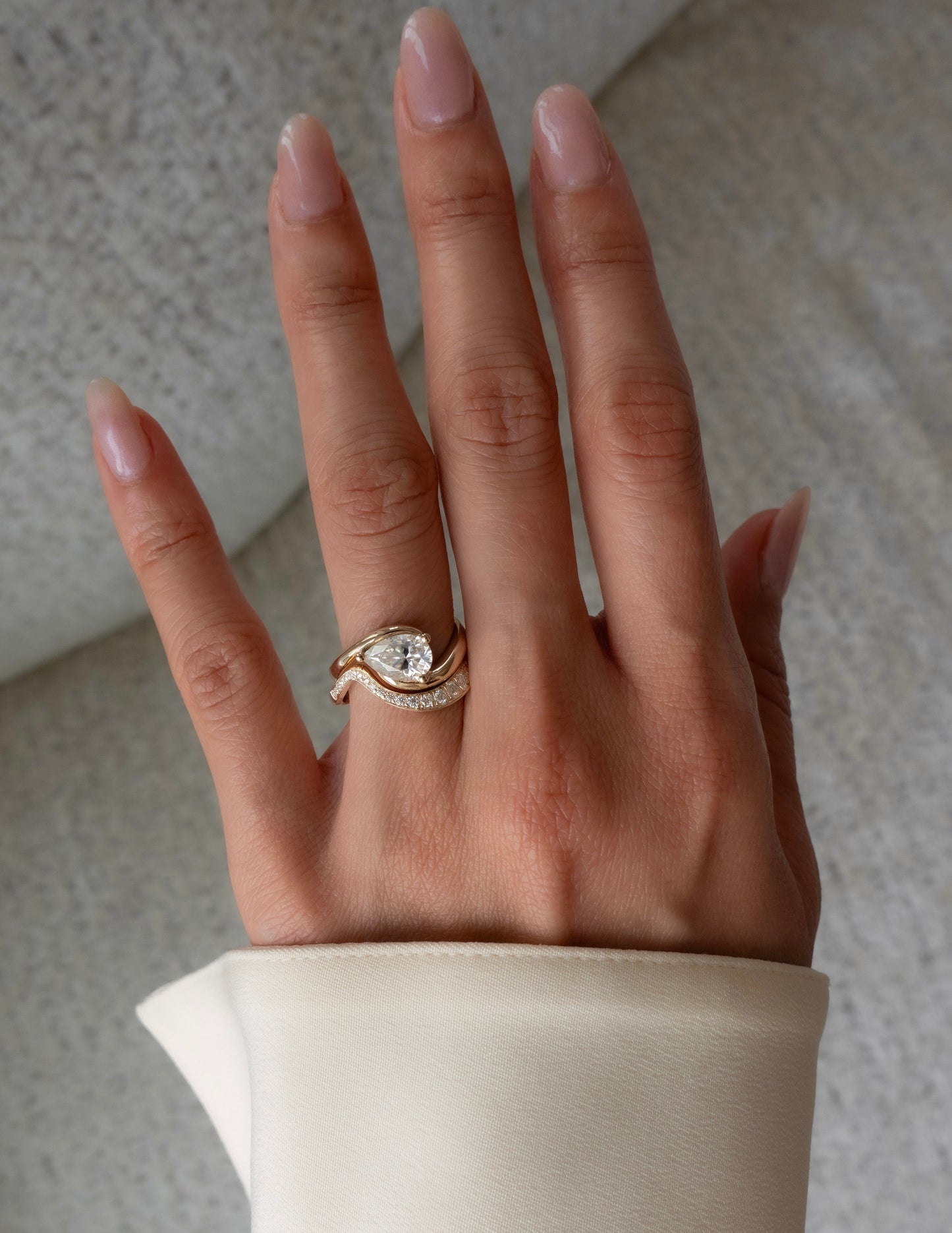 Solitaire Rapture & Pave Band- Oval Lab Grown Diamond Bridal Set