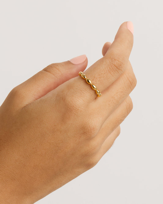 Elegant Teardrop Gold Wedding Band 2