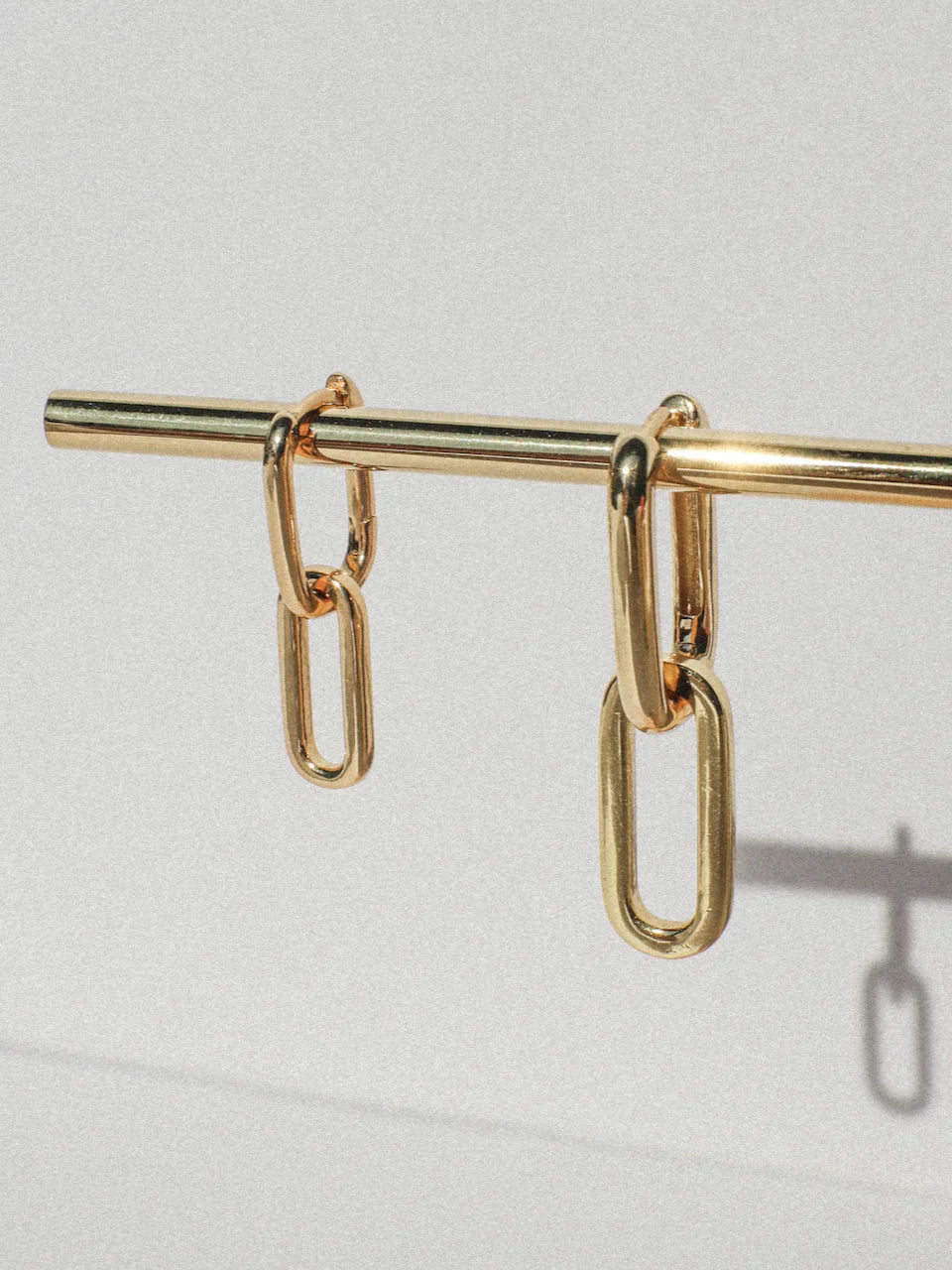Golden Elegance: Chic Elongated Link Drop Earrings 4