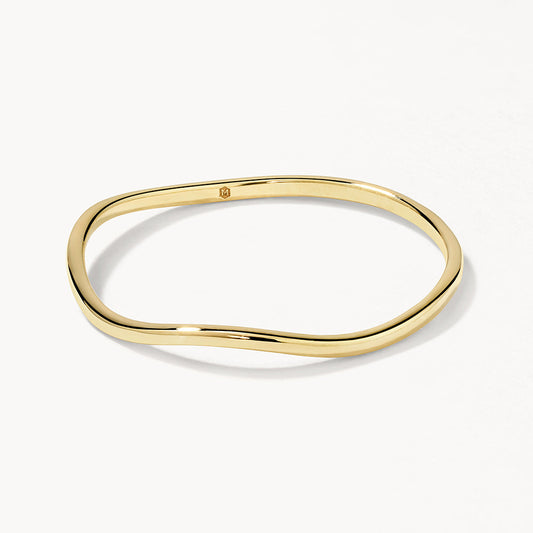 Elegant Gold Wave Wedding Band 1