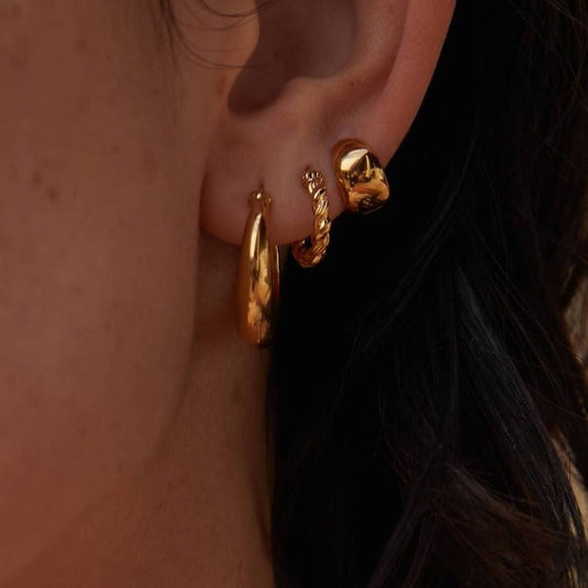 Timeless Gold Hoop Earrings 2