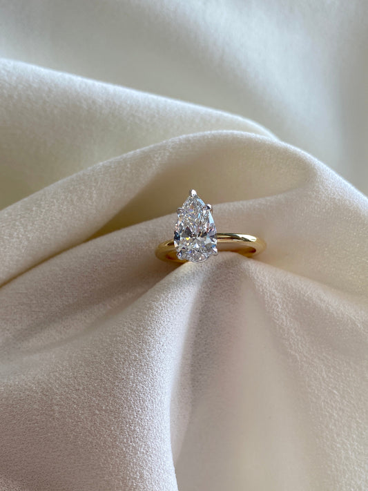 Solitaire-Oval Lab Grown Diamond Engagement Ring