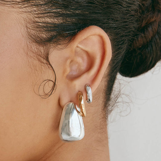 Bold Elegance: Luxe Thick Hoops Earrings 2