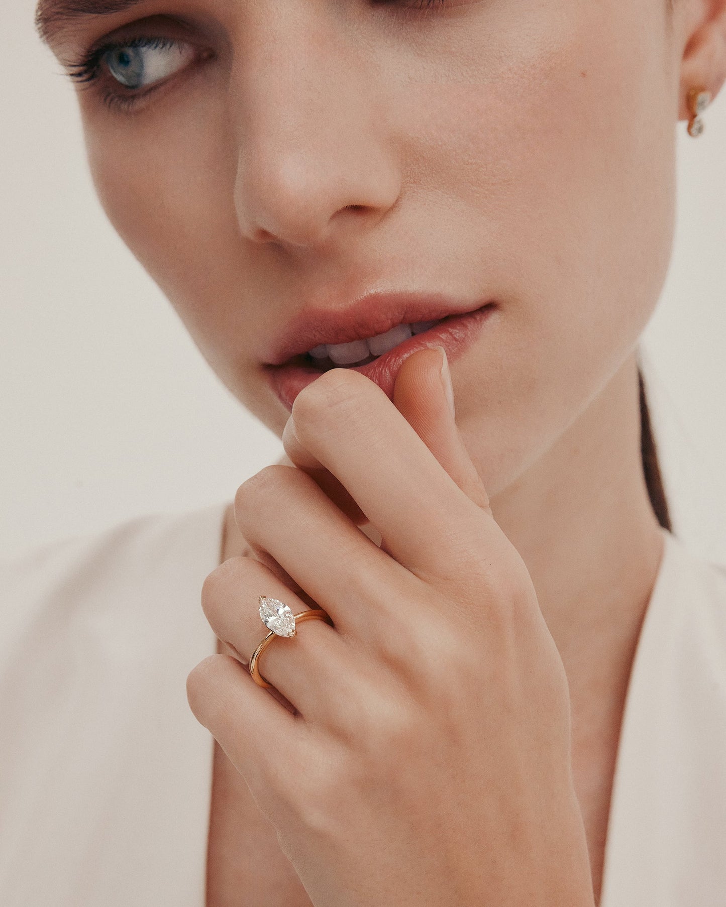 Solitaire-Oval Lab Grown Diamond Engagement Ring