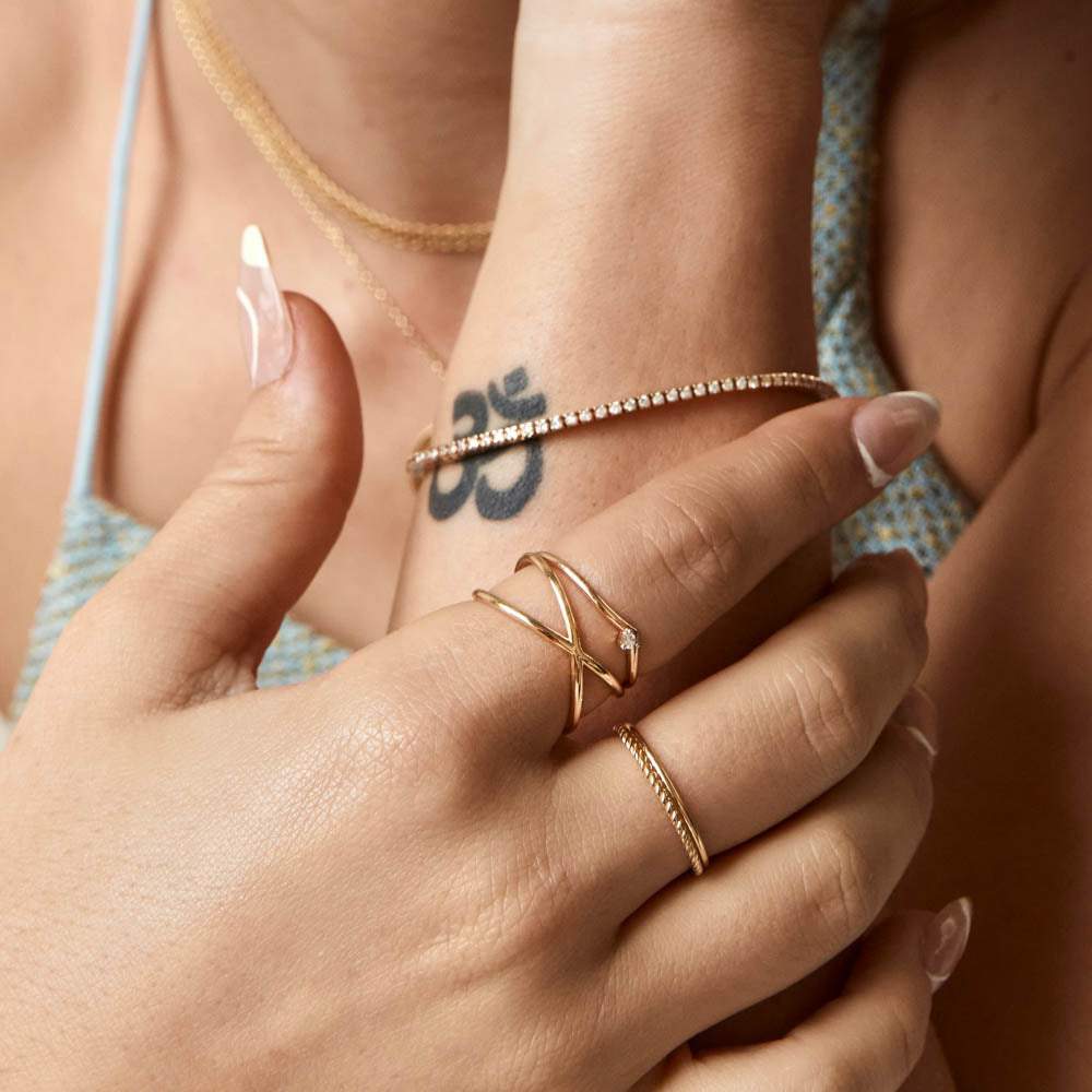 Twisted Elegance: Classic Gold Rope Band 10