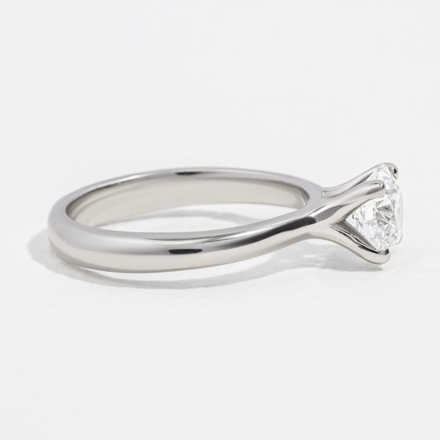 Solitaire-Round Lab Grown Diamond Engagement Ring